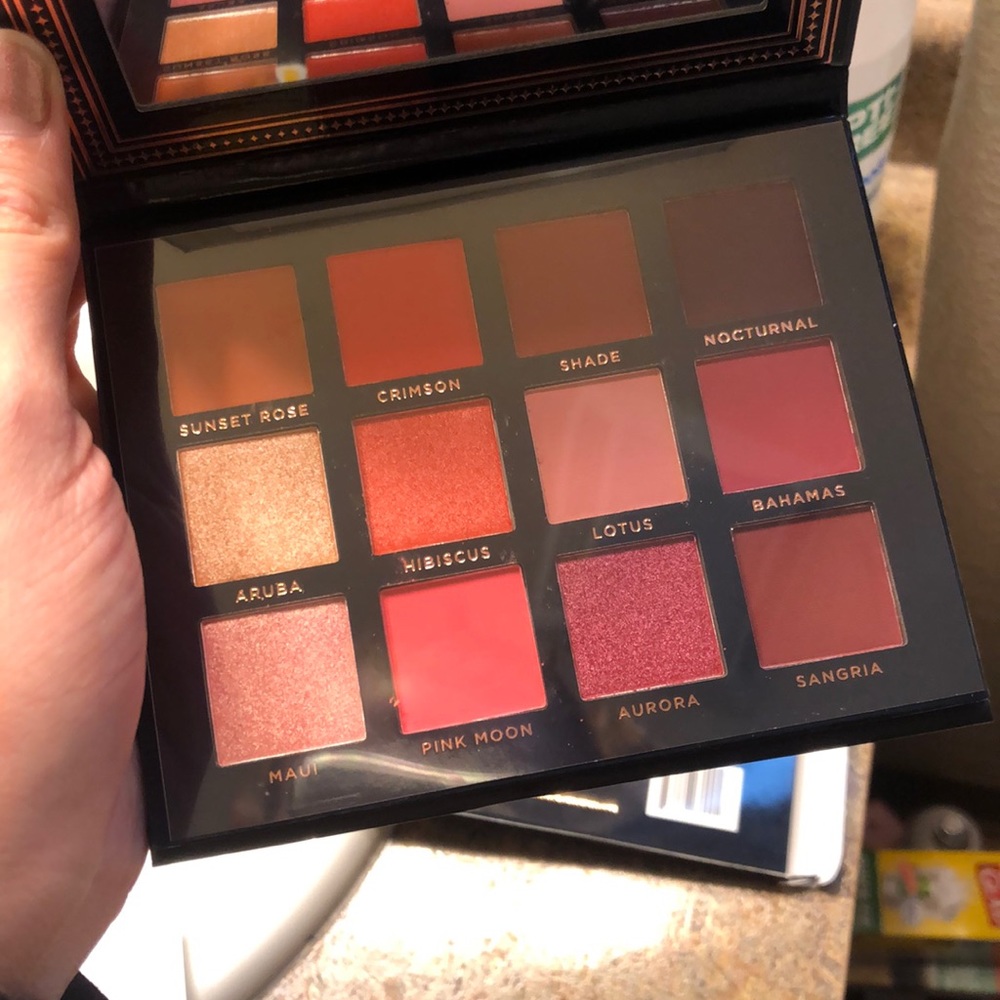 Eyeshadow palette
